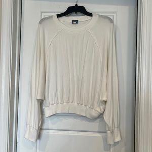 Off white bat-wing, ribbed sweatshirt size L